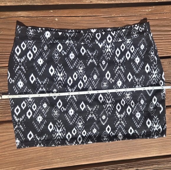 3 Stretchy Mini Skirts- See Pics for Measurements - Picture 6 of 16